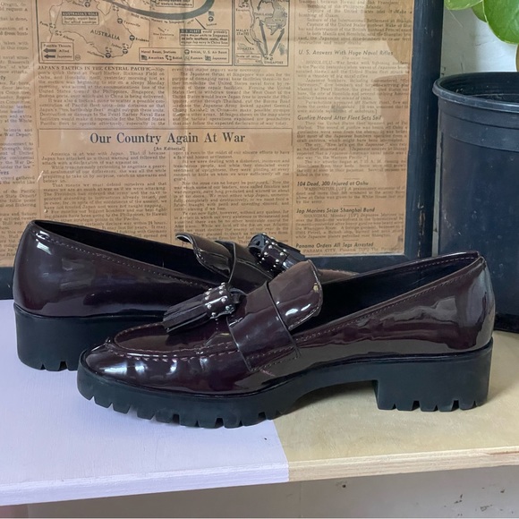 LAST CHANCE Zara Trafaluc size 38 size 7.5 oxblood patent leather loafers - Picture 4 of 12